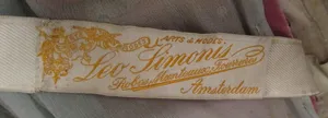 Label van Leo Simonis