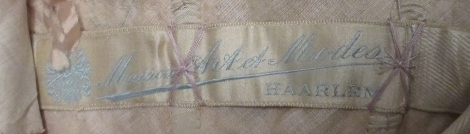 Label van Maison Art et Modes