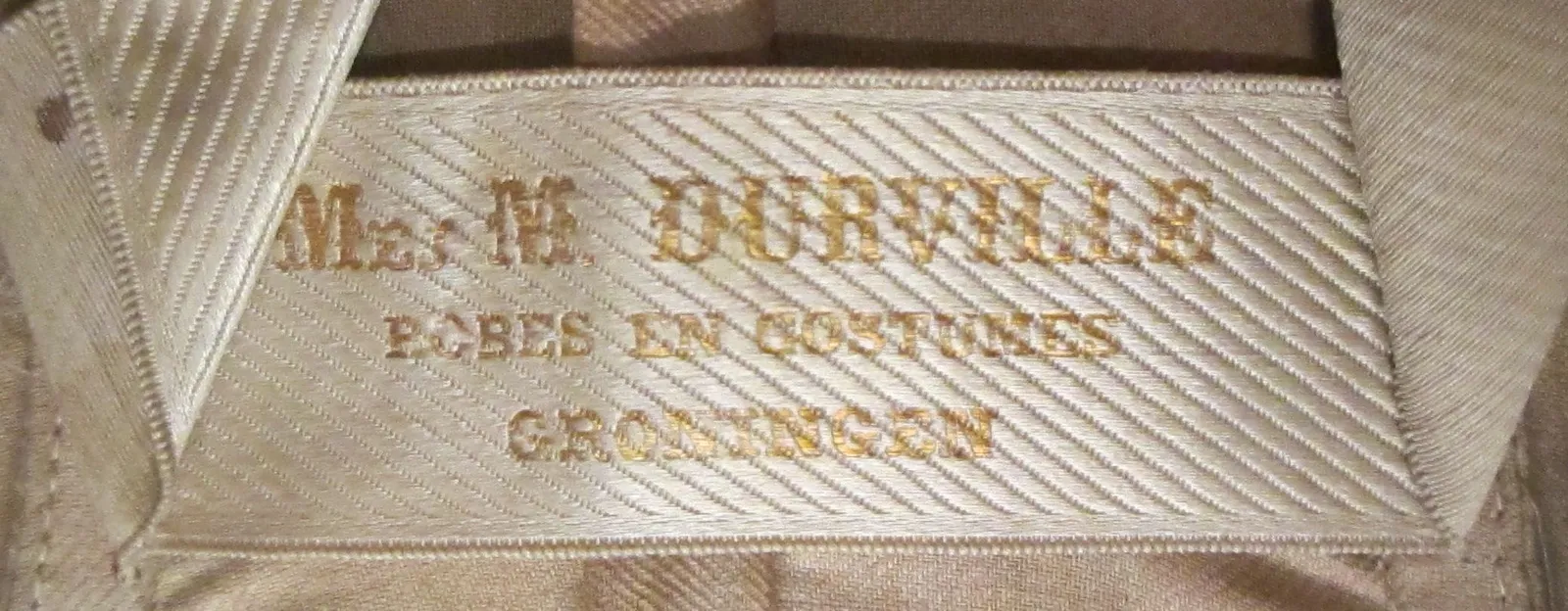 Label van Mejuffrouw M. Durville