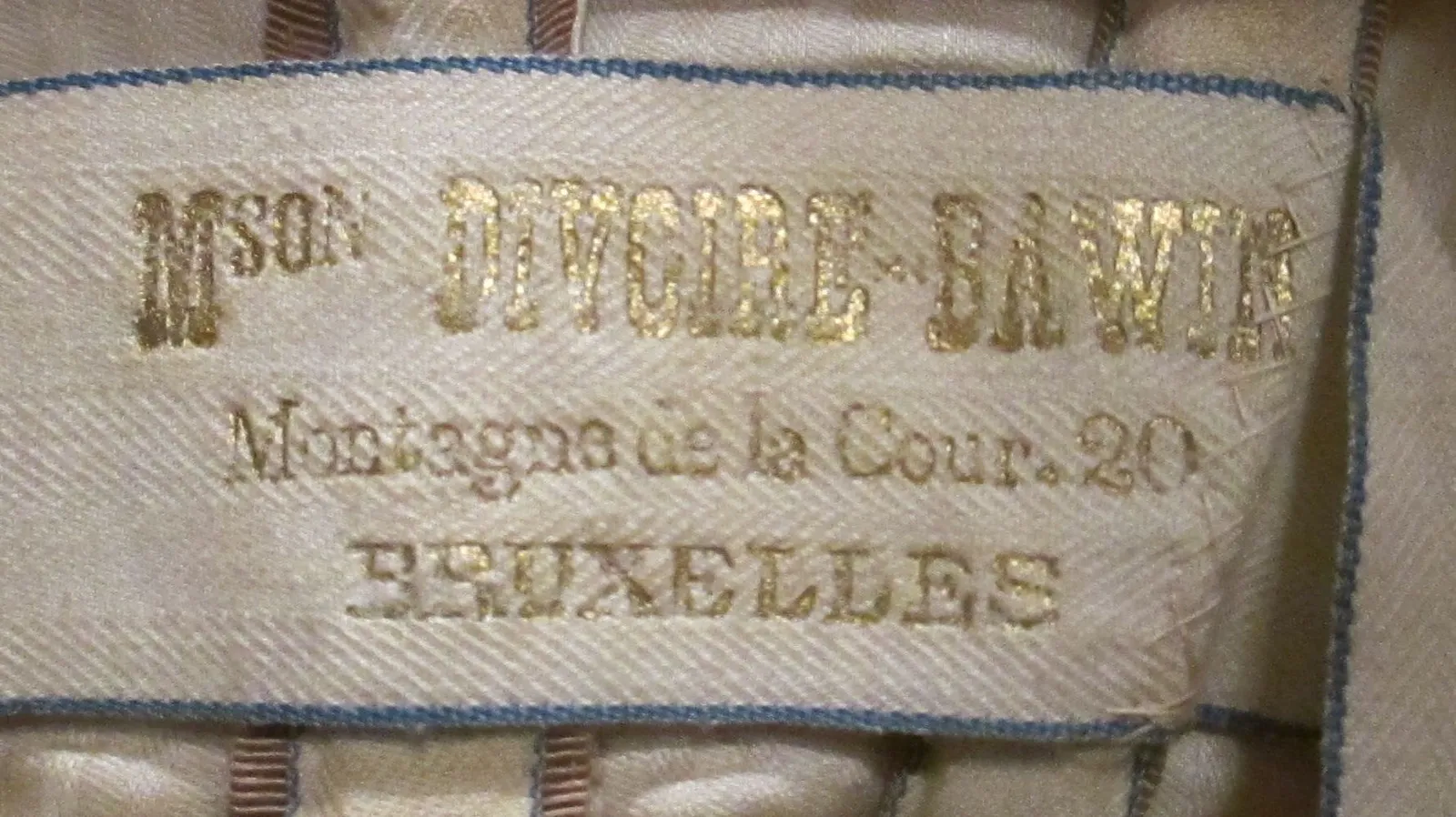 Label van Maison Divoire-Bawin