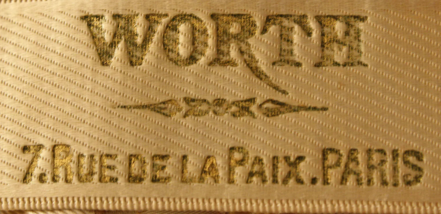Label van House of Worth