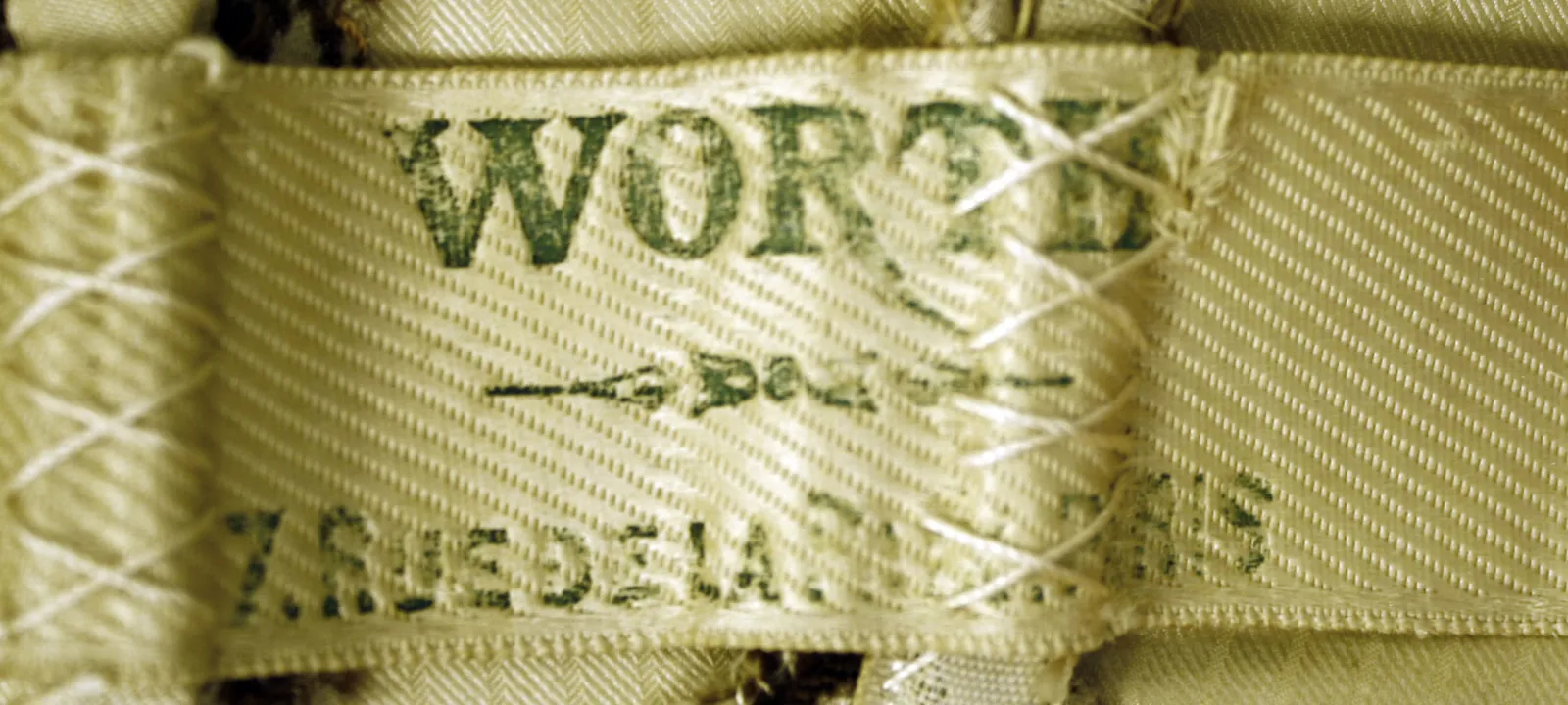Label van House of Worth