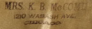 Label met tekst Mrs. K. B. McComb / 1210 Wabash Ave. / Chicago
