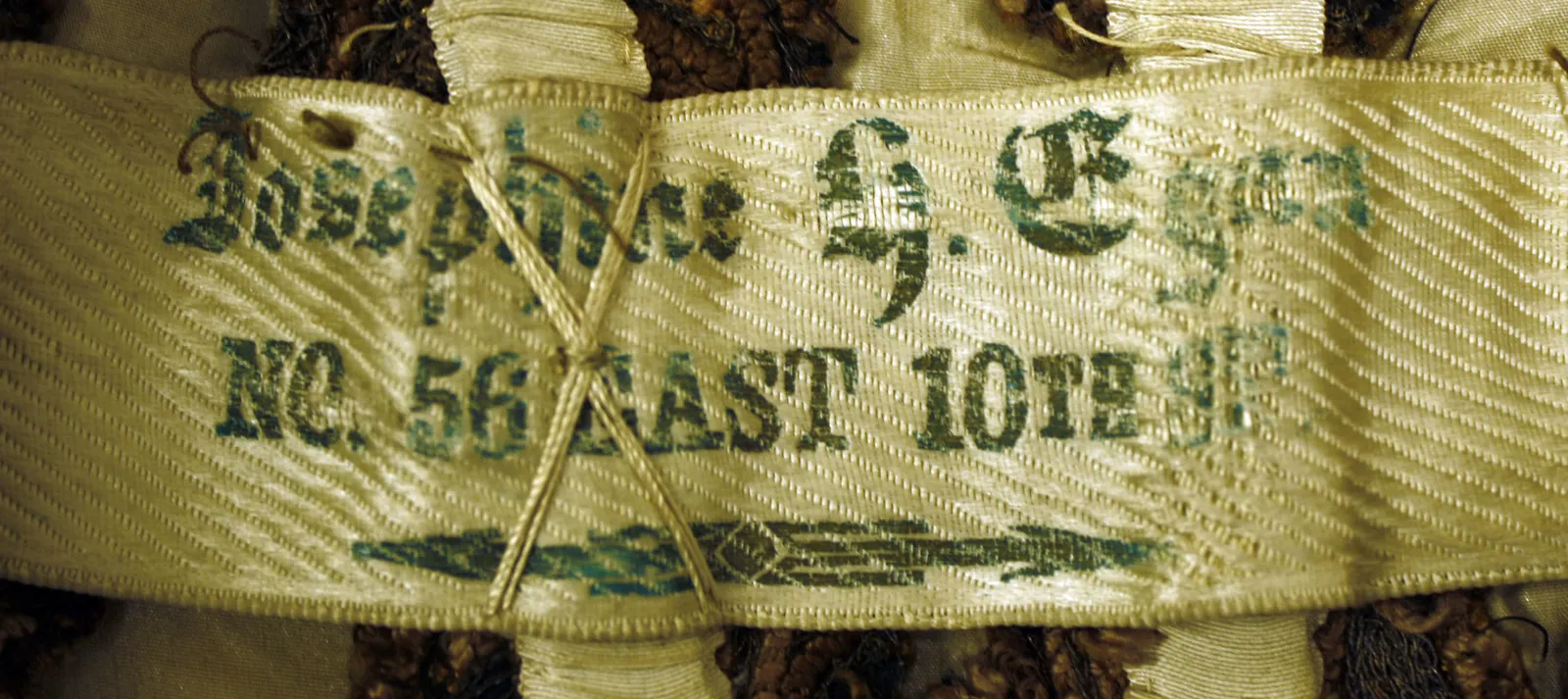 Etiquette avec texte Josephine Egan, No. 56 East 10th Street
