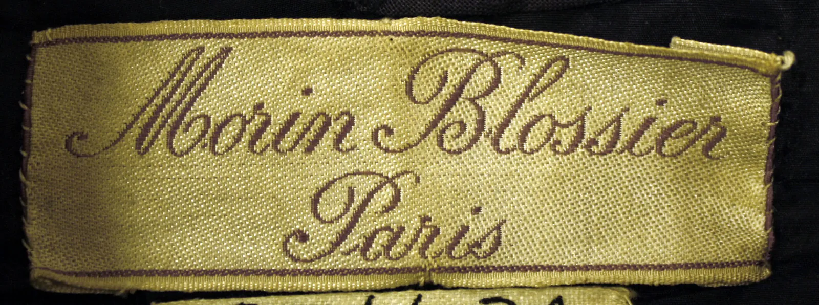 Etiquette avec texte Morin Blossier / Paris