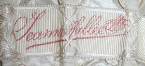 Label met tekst Jeanne Hallée