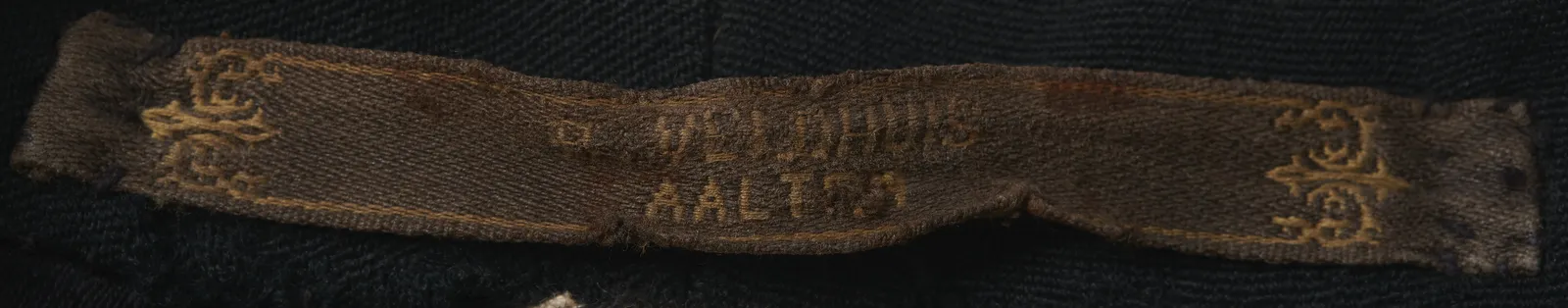 Label with textR. Veldhuis Aalten