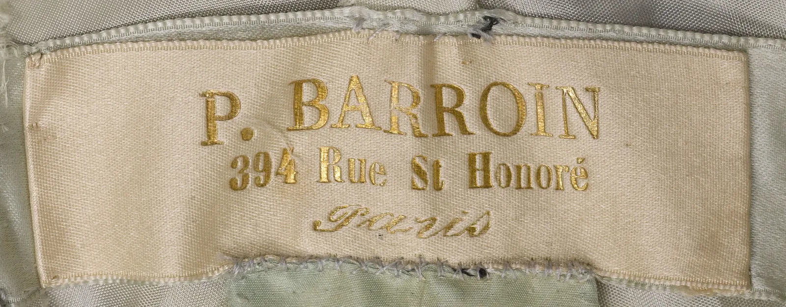 Label with textP. Barroin 394 rue Saint Honoré / PARIS